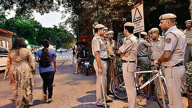 Heavy security was deployed at the university’s three gates to prevent the entry of outsiders.(Amal KS/HT PHOTO)