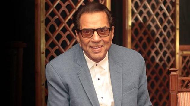 Dharmendra was recently seen in the film Yamla Pagla Deewana Phir Se. (Photo: Shivam Saxena/ Ht) Dharmendra was recently seen in the film Yamla Pagla Deewana Phir Se. (Photo: Shivam Saxena/ Ht)
