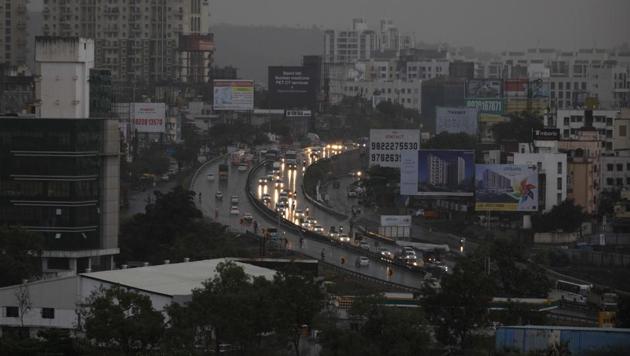 The state government will hand over this amount in various stages and hence, municipal commissioner Saurabh Rao requested the standing committee to give money for land acquisition and start work of the multilevel flyover.(HT FILE PHOTO) The state government will hand over this amount in various stages and hence, municipal commissioner Saurabh Rao requested the standing committee to give money for land acquisition and start work of the multilevel flyover.(HT FILE PHOTO)
