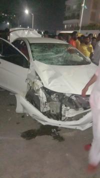 The car that lost control and hit three bystanders in front of Radisson hotel in Kharadi on Ahmednagar road on Wednesday.(HT PHOTO)