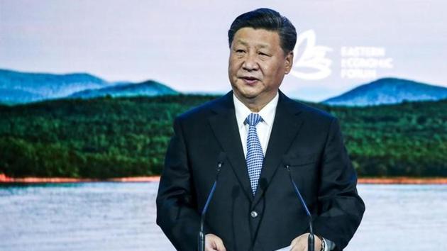 Chinese President Xi Jinping (pictured) told Pakistani army chief General Qamar Javed Bajwa on Wednesday that the two countries were “iron friends”, China’s official Xinhua news agency reported.(Reuters/File Photo) Chinese President Xi Jinping (pictured) told Pakistani army chief General Qamar Javed Bajwa on Wednesday that the two countries were “iron friends”, China’s official Xinhua news agency reported.(Reuters/File Photo)