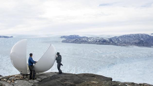 Rising seas threaten low-lying cities, islands and industries worldwide. But projections for how high and how soon the rise will come vary wildly in part because scientists lack clarity on how fast warming oceans are melting polar ice. The uncertainty confounds the preparations of governments and businesses and fuels the arguments of climate-change skeptics. (Lucas Jackson / REUTERS) Rising seas threaten low-lying cities, islands and industries worldwide. But projections for how high and how soon the rise will come vary wildly in part because scientists lack clarity on how fast warming oceans are melting polar ice. The uncertainty confounds the preparations of governments and businesses and fuels the arguments of climate-change skeptics. (Lucas Jackson / REUTERS)