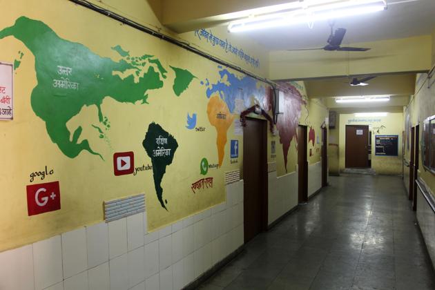 School no 18 at Parabwadi is one of the many civic schools that have undergone a makeover in the past two years.(Praful Gangurde/ HT)