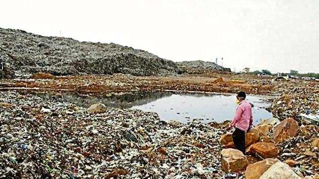 In August, NGT imposed a fine of <span class='webrupee'>₹</span>2.5 lakh on Ecogreen Energy for causing environmental damage around Bandhwari landfill site.(HT)