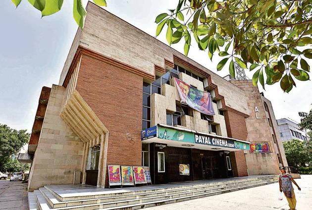 Payal Cinema in Sector 14, which is one of the two single screen theatres presently running in the city.(Sanjeev Berma/HT photo)