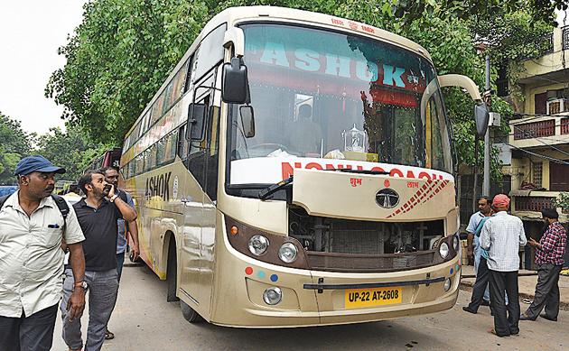 Private buses plying between Delhi and Bihar has become the lifeline for lakhs of migrants who often struggle to reserve train tickets.(Raj K Raj/HT PHOTO)