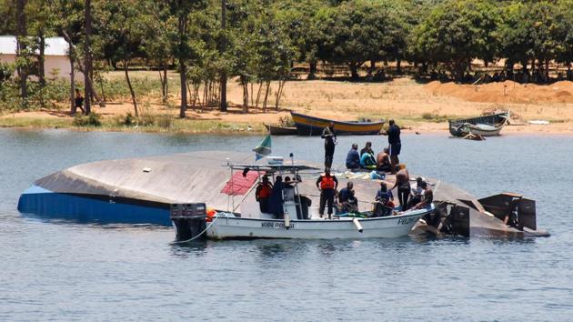 Tanzanian rescue workers search for victims on September 22, 2018, a day after the ferry MV Nyerere capsized in Lake Victoria. (AFP Photo) Tanzanian rescue workers search for victims on September 22, 2018, a day after the ferry MV Nyerere capsized in Lake Victoria. (AFP Photo)