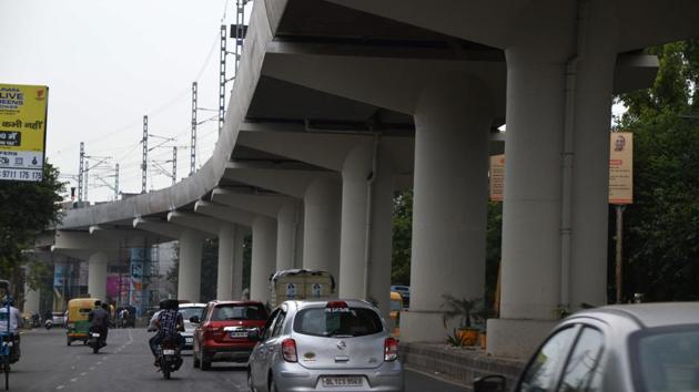 Ghaziabad, India -September 15, 2018: A view of New Bus Stand road, in Ghaziabad, India, on Saturday, September 15, 2018. To find out probable traffic bottlenecks outside the eight stations on the upcoming Metro stretch, the Ghaziabad development authority (GDA) has formed a committee of officials which will suggest alternate routes and means of accommodating passengers when the 9.41km metro route becomes operational by November. A meeting in this regard was also held with the officials of the Delhi Metro Rail Corporation (DMRC) on Wednesday. (Photo by Sakib Ali /Hindustan Times)** To go with Peeyush Khandelwal's story