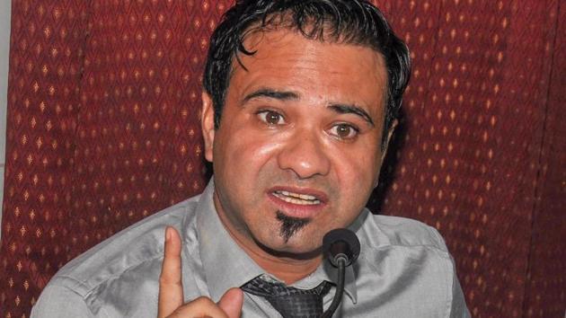 Dr Kafeel Khan speaks at a press conference in Lucknow.(PTI File Photo)