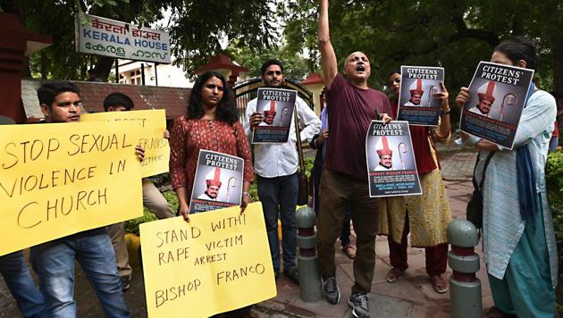 People hold a protest against Bishop Franco Mullakkal outside the Kerala House, in New Delhi, India, on Friday, September 21, 2018.(Biplov Bhuyan/HT PHOTO) People hold a protest against Bishop Franco Mullakkal outside the Kerala House, in New Delhi, India, on Friday, September 21, 2018.(Biplov Bhuyan/HT PHOTO)