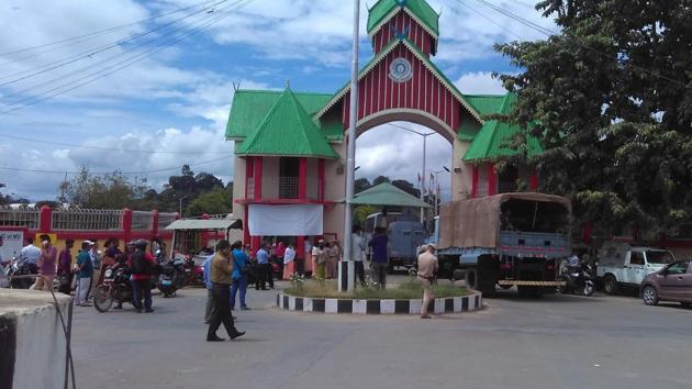 Protesting students said they are experiencing a disturbing atmosphere due to the presence of a number of security personnel in the campus.(HT Photo) Protesting students said they are experiencing a disturbing atmosphere due to the presence of a number of security personnel in the campus.(HT Photo)