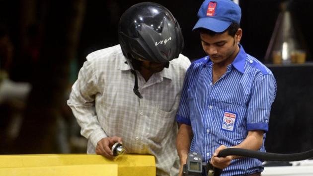 Mumbai and Pune, both, now have petrol selling at more than Rs 90/litre. (Satyabrata Tripathy/HT Photo) Mumbai and Pune, both, now have petrol selling at more than Rs 90/litre. (Satyabrata Tripathy/HT Photo)