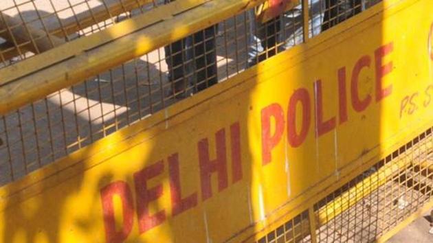 Delhi Police officials probing the death of the 23-year-old man, who died after he climbed the hood of a car in east Delhi on Saturday, said on Monday they have identified one car which they suspect was involved in the crash (HT File Photo) Delhi Police officials probing the death of the 23-year-old man, who died after he climbed the hood of a car in east Delhi on Saturday, said on Monday they have identified one car which they suspect was involved in the crash (HT File Photo)