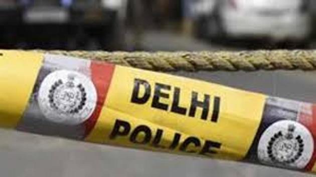 Deputy commissioner of police (Rohini) Rajneesh Gupta did not respond to text messages and calls. A police officer probing the matter said that a case of theft was registered.(HT File Photo)