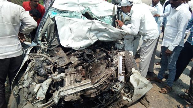 The three deceased were travelling in a Maruti Swift Dzire on the Ahmednagar - Daund highway when they met with the accident.(HT PHOTO)