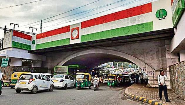 Besides revamping these roads, the NDMC is also renovating public spaces along the stretches. (HT Photo) Besides revamping these roads, the NDMC is also renovating public spaces along the stretches. (HT Photo)
