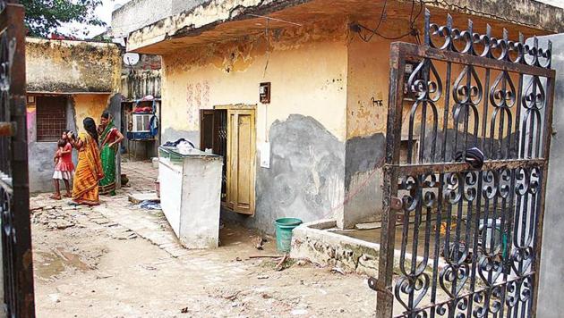 A view of the room where accused Pooja lived with her partner Sanoj and his wife Seema, 30, in Devi Lal Colony of Sector 9 in the city.(HT Photo)