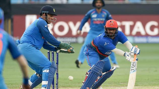 Asia Cup 2018: MS Dhoni becomes first Asian wicket-keeper to inflict 800  dismissals – India TV