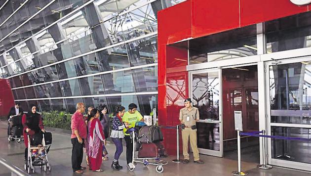 CISF security personnel during the security check at IGI Airport T3 in New Delhi.(HT File Photo) CISF security personnel during the security check at IGI Airport T3 in New Delhi.(HT File Photo)
