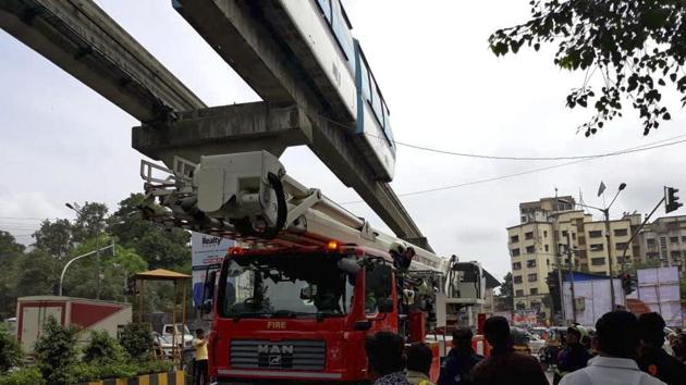 Mono Rail Disturb at Chembur on 2nd day in MUMBAI, India.(HT File Photo)