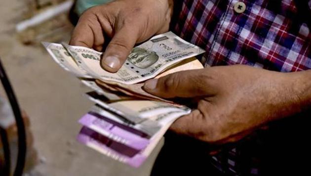 As of September 26, banks had availed of <span class='webrupee'>₹</span>1.88 lakh crore through term repos from the Reserve Bank, the apex bank said in a statement.(PTI File Photo)
