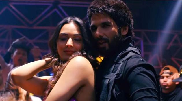 Kiara Advani and Shahid Kapoor feature together in the video for Yo Yo Honey Singh’s Urvashi.