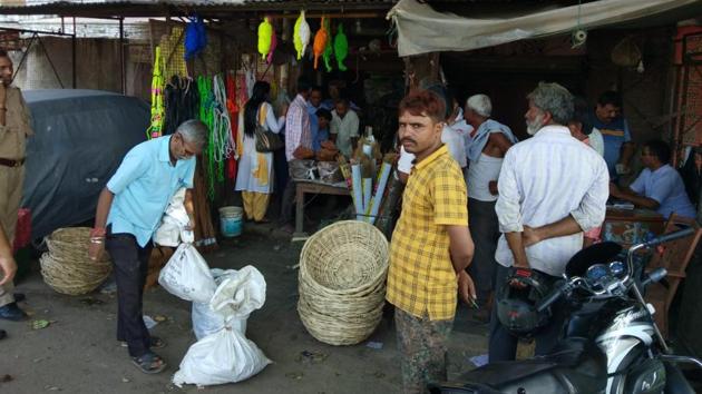 Jaggery trader selling oxytocin on Mohaan Road in Lucknow. (HT Photo) Jaggery trader selling oxytocin on Mohaan Road in Lucknow. (HT Photo)