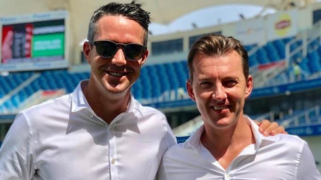 Kevin Pietersen (L) and Brett Lee are part of the commentary team at the Asia Cup Final.(Instagram)