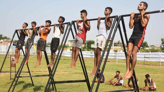 Aspirants undergo a physical test during an army recruitment rally at Danapur near Patna, Bihar. (PTI)