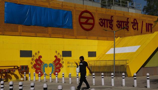 The FIIT JEE Logo put under covers after court orders, at IIT Metro station (Pics for Fareeha Ifikhar story) in New Delhi, India, on Friday, September 28, 2018. (Photo by Vipin Kumar/ Hindustan Times) (Vipin Kumar/HT Photo) The FIIT JEE Logo put under covers after court orders, at IIT Metro station (Pics for Fareeha Ifikhar story) in New Delhi, India, on Friday, September 28, 2018. (Photo by Vipin Kumar/ Hindustan Times) (Vipin Kumar/HT Photo)