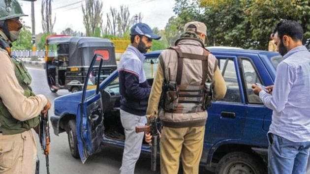 The security has been heightened after a special police officer fled with eight weapons on Friday from the residence of a PDP MLA at Jawahar Nagar in Srinagar on Saturday.(PTI)