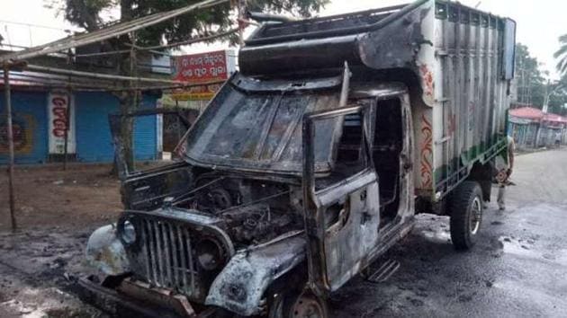 The burnt van in Bhadrak district. (HT Photo) The burnt van in Bhadrak district. (HT Photo)