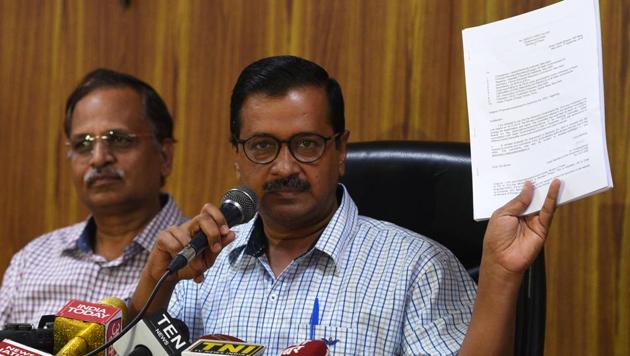 Delhi Chief Minister Arvind Kejriwal addresses a press conference at his residence on the Modi government’s proposed amendment to the Electricity Act 2003 in New Delhi, India, on Saturday, September 29, 2018.(Mohd Zakir/HT Photo)