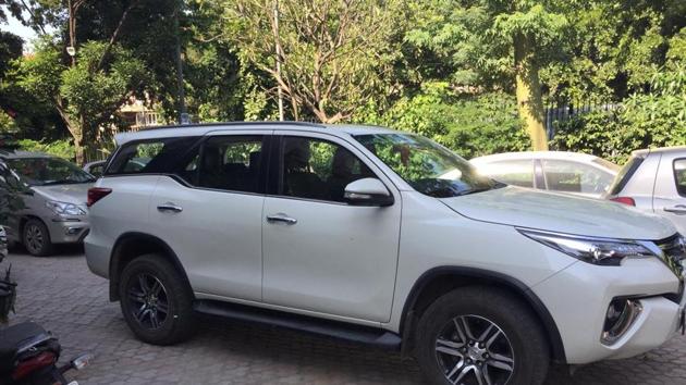 The Toyota Fortuner car which was robbed at gunpoint from Rohini’s Sector 9 on Saturday, September 29, 2018.(Sourced)