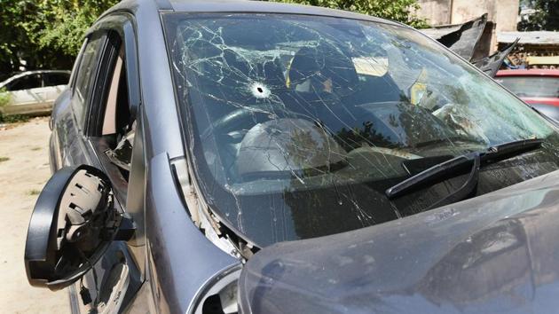 The damaged car in which Apple executive Vivek Tiwari was shot by a police constable on patrol duty, in Lucknow, Saturday, Sept 29, 2018.(PTI) The damaged car in which Apple executive Vivek Tiwari was shot by a police constable on patrol duty, in Lucknow, Saturday, Sept 29, 2018.(PTI)