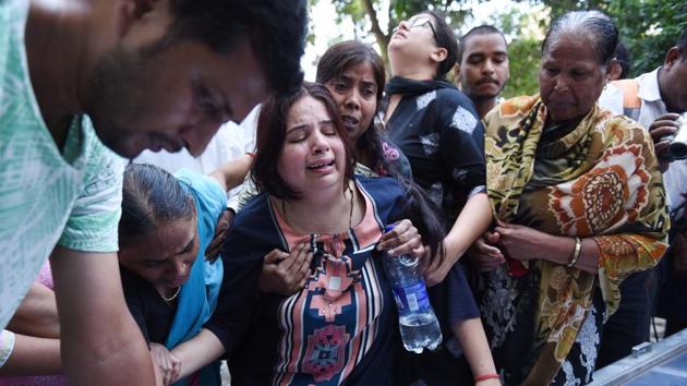 The family members of Apple employee Vivek Tiwari in Lucknow, September 29, 2018(Subhankar Chakraborty/ Hindustan Times)