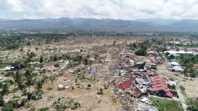 Dozens of people were reported trapped in the rubble of several hotels and a mall which was hit by waves as high as six metres following the 7.5 magnitude earthquake on Friday. Most of the confirmed deaths were in Palu itself, and authorities are bracing for the toll to climb as connections with outlying areas are restored. (REUTERS) Dozens of people were reported trapped in the rubble of several hotels and a mall which was hit by waves as high as six metres following the 7.5 magnitude earthquake on Friday. Most of the confirmed deaths were in Palu itself, and authorities are bracing for the toll to climb as connections with outlying areas are restored. (REUTERS)