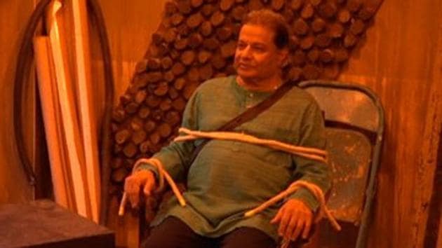 Anup Jalota was kidnapped by Dipika as part of a task during Bigg Boss 12.(Twitter)