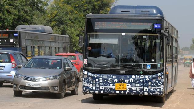 Gurugram Metropolitan City Bus seen at Sector 10, on Friday, September 28, 2018. (Parveen Kumar / HT Photo) Gurugram Metropolitan City Bus seen at Sector 10, on Friday, September 28, 2018. (Parveen Kumar / HT Photo)