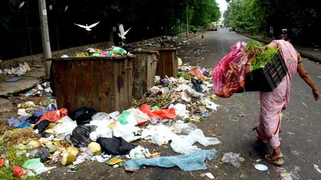 Plastic waste and garbage strewn about in Navi Mumbai. Earlier this year, authorities decided something had to be done and introduced a ban across Maharashtra state. The rules, which came into force at the end of June, prohibit the use of disposable plastic items such as bags, cutlery, cups and bottles under a certain size. (HT Archive) Plastic waste and garbage strewn about in Navi Mumbai. Earlier this year, authorities decided something had to be done and introduced a ban across Maharashtra state. The rules, which came into force at the end of June, prohibit the use of disposable plastic items such as bags, cutlery, cups and bottles under a certain size. (HT Archive)