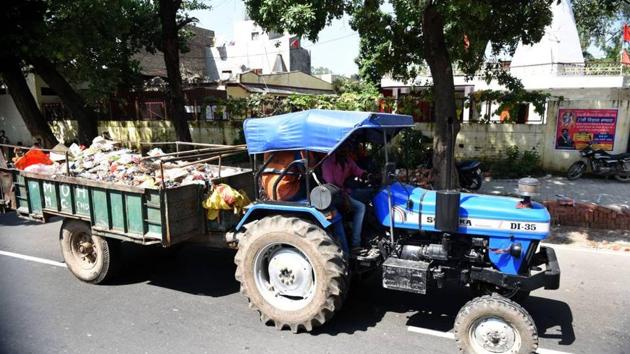 MC failed to take the place of waste collectors when the latter struck work for three weeks. (HT Photo) MC failed to take the place of waste collectors when the latter struck work for three weeks. (HT Photo)