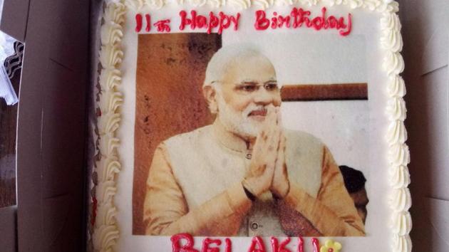 Belaku’s father Mahesh Vikram Hegde had posted a picture of the birthday cake along with a message, saying his daughter had asked for Modi’s photo on the cake.(Twitter)