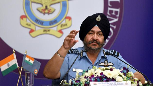 Air Chief Marshal Birender Singh Dhanoa addresses a press conference ahead of the Air Force Day, at Akash Air Force Officer Mess, in New Delhi, on October 3, 2018.(Sonu Mehta / Hindustan Times)