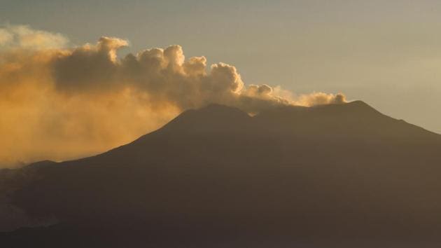 Authorities ordered people out of a 4-kilometer radius of the peak of the Mount Soputan in North Sulawesi province, citing threat of lava and simmering clouds from the eruption. (AFP/REPRESENTATIVE IMAGE) Authorities ordered people out of a 4-kilometer radius of the peak of the Mount Soputan in North Sulawesi province, citing threat of lava and simmering clouds from the eruption. (AFP/REPRESENTATIVE IMAGE)