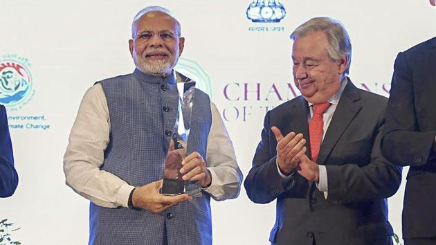 Prime Minister Narendra Modi with United Nations Secretary General Antonio Guterres after receiving UN's highest environmental honour 'Champions of The Earth Award' at a special ceremony, in New Delhi, Oct 3, 2018.(PTI/PIB)