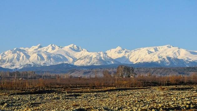 A photo of snow covered mountains in south Kashmir's Shopian district.(Waseem Andrabi/ HT File Photo) A photo of snow covered mountains in south Kashmir's Shopian district.(Waseem Andrabi/ HT File Photo)