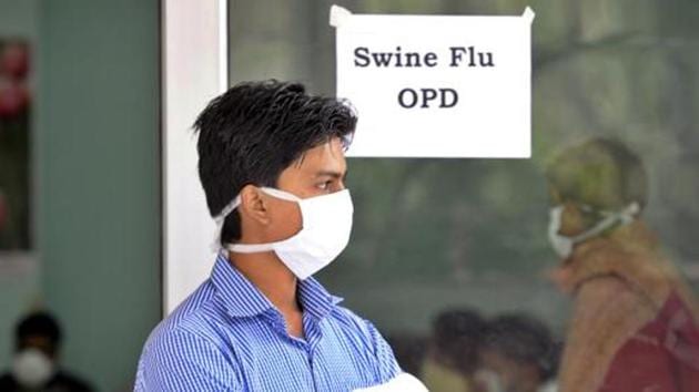 Primary swine flu symptoms include fever, lethargy, headache, cough, sore throat and nausea. While most people recover within a week, those with low immunity, and those with chronic diseases such as asthma, lung diseases, diabetes, cancer, kidney or heart problems, risk serious complications and even death from multi-organ failure. (Sonu Mehta/ Hindustan Times) Primary swine flu symptoms include fever, lethargy, headache, cough, sore throat and nausea. While most people recover within a week, those with low immunity, and those with chronic diseases such as asthma, lung diseases, diabetes, cancer, kidney or heart problems, risk serious complications and even death from multi-organ failure. (Sonu Mehta/ Hindustan Times)