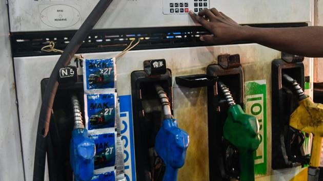 The cut in fuel prices will cost the exchequer ₹10,500 for the remaining half of this financial year. (HT File Photo) The cut in fuel prices will cost the exchequer ₹10,500 for the remaining half of this financial year. (HT File Photo)
