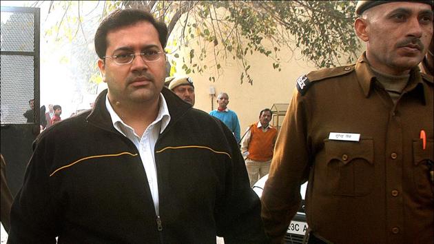 Manu Sharma, the killer of Jessica Lal, being produced at Delhi high court.(HT File Photo)