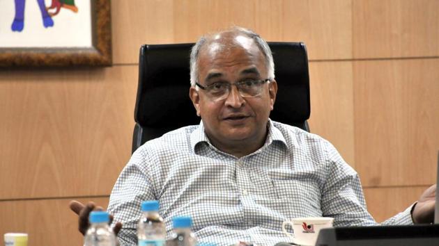 Professor Jayant Udgaonkar says fellowship granting bodies need to be more efficient.(HT PHOTO)